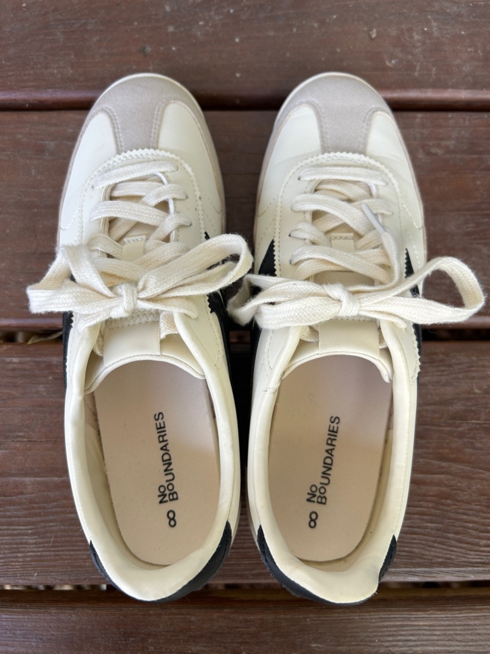 NO BOUNDARIES, Size 8, Retro Cream & Black Casual Sneakers - Picture 5 of 9